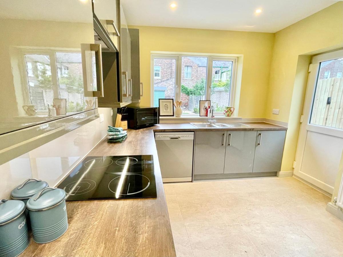 Сasa de vacaciones Townhouse With Free Off Road Parking And Garden