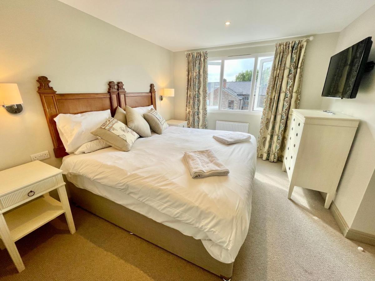 Townhouse With Free Off Road Parking And Garden Holiday home York