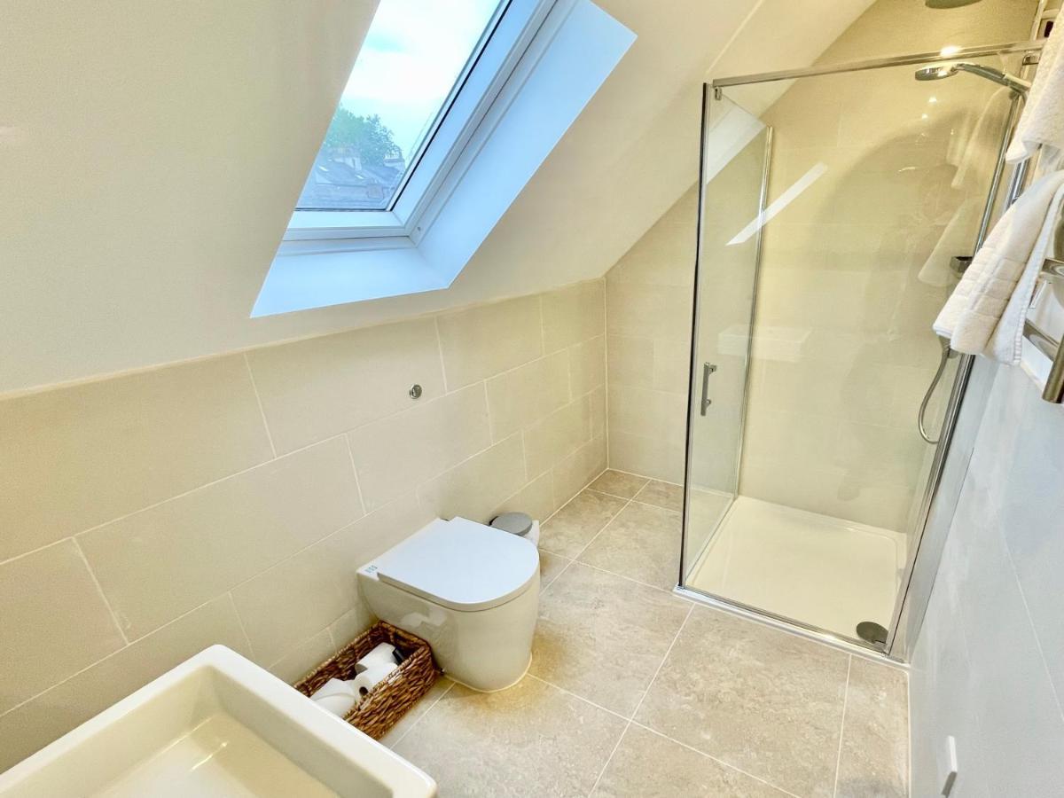 Holiday home Townhouse With Free Off Road Parking And Garden
